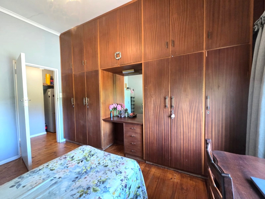 5 Bedroom Property for Sale in Lemoenkloof Western Cape